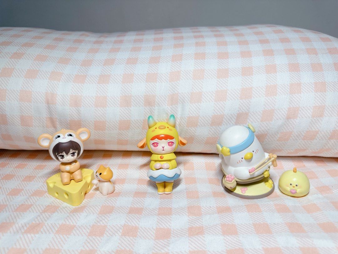 Popmart Blind Box Figures Set Bundle (Category: Designer & Blind Box Toys) located in Valenzuela. Submitted by faeriediarie (Listing ID 1426132238, Image 1). Description: DECLUTTERING 💌 • PAYO | x sensi | wts lfb | gcash only | no cancellations | ₱1,200 SET, can lf kahati • selling my preloved items! thank you for supporting!.