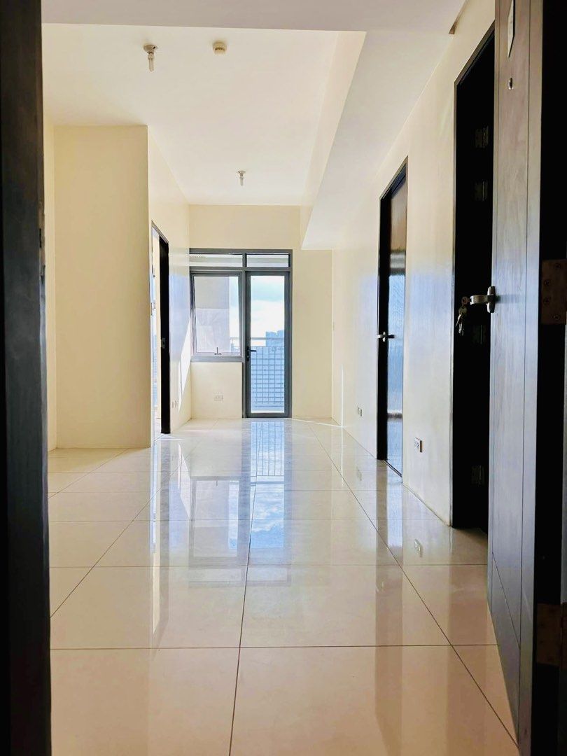 RUSH SALE-2BR IN PARKWEST ,BGC (Category: Apartments & Condos) located in Manila. Submitted by yourpropertyph2021 (Listing ID 1426118885, Image 3). Description: 🔥RUSH SALE 🔥 ✅PARKWEST ,BGC ✔️Type:2BR ✔️Area:54sqm ✔️High floor ✔️Unfurnished ✔️T &B:2 ✔️With Balcony ✔️No Pasrking 📌Selling:12M Gross 👉Clean Title.