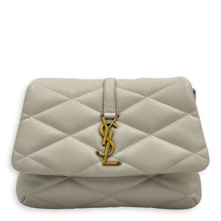 (Category: ) located in . Submitted by carousellluxury (Listing ID 1426066602, Image 1). Description: .