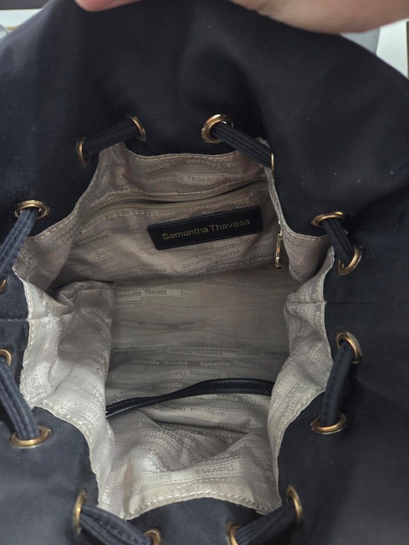 Samantha Thavasa Bucket bag (Category: Luxury Bags & Wallets) located in Mandaluyong City. Submitted by jaymeenails (Listing ID 1426109704, Image 3). Description: Preloved Black Drawstring Bag.