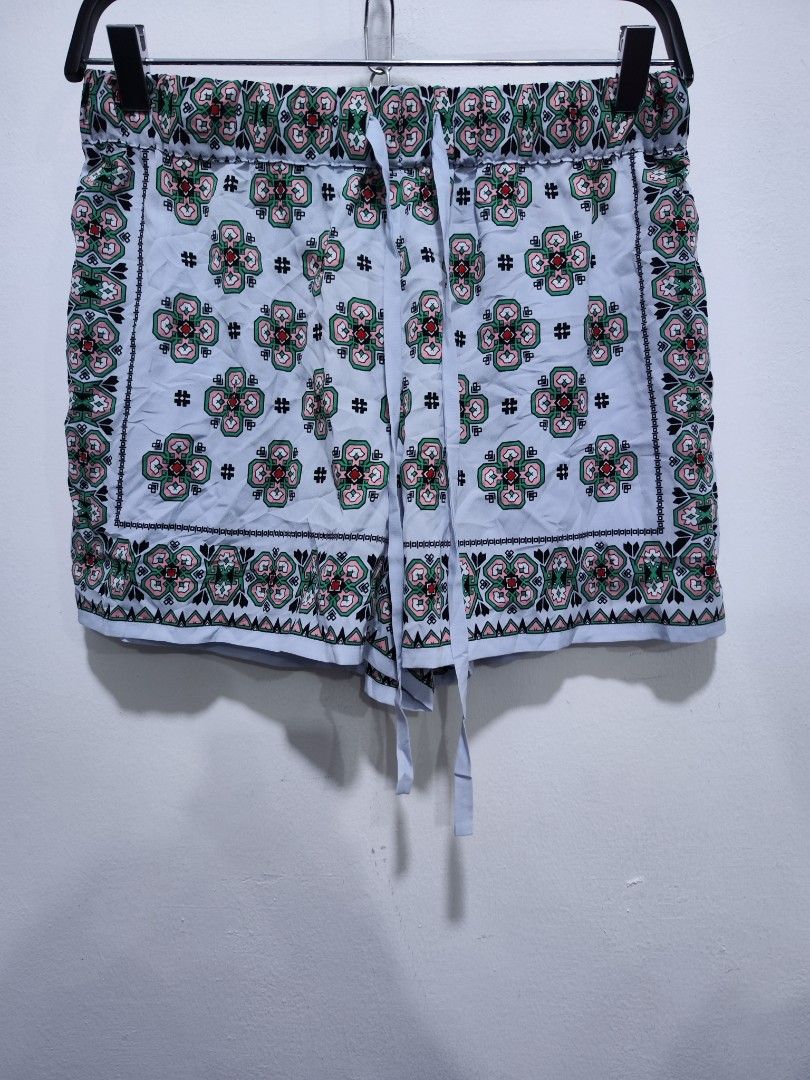 Sandro Paris Womens Shorts (Category: Luxury Apparel) located in Bulacan. Submitted by emilj23 (Listing ID 1426032505, Image 1). Description: Sandro Paris Womens Silk Shorts Size 36 on tag L 14 W 30-36 Condition 9.5/10 Color rate 9.5/10 No Issue.