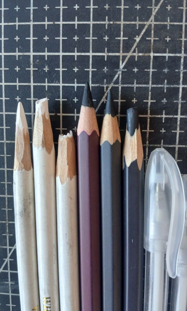 SeamiArt Charcoal Bundle (Category: Craft Supplies & Tools) located in Mandaue City. Submitted by sandown_clown (Listing ID 1426060355, Image 2). Description: Charcoal Set from the Seamiart graphite pencil set - Pencils were sharpened manually with xacto knife for overhand grip - Soft white charcoal tip got cut but can be sharpened again - Blending stumps are cleaned with eraser - Triangle eraser still in its plastic - All barely used; tested onc