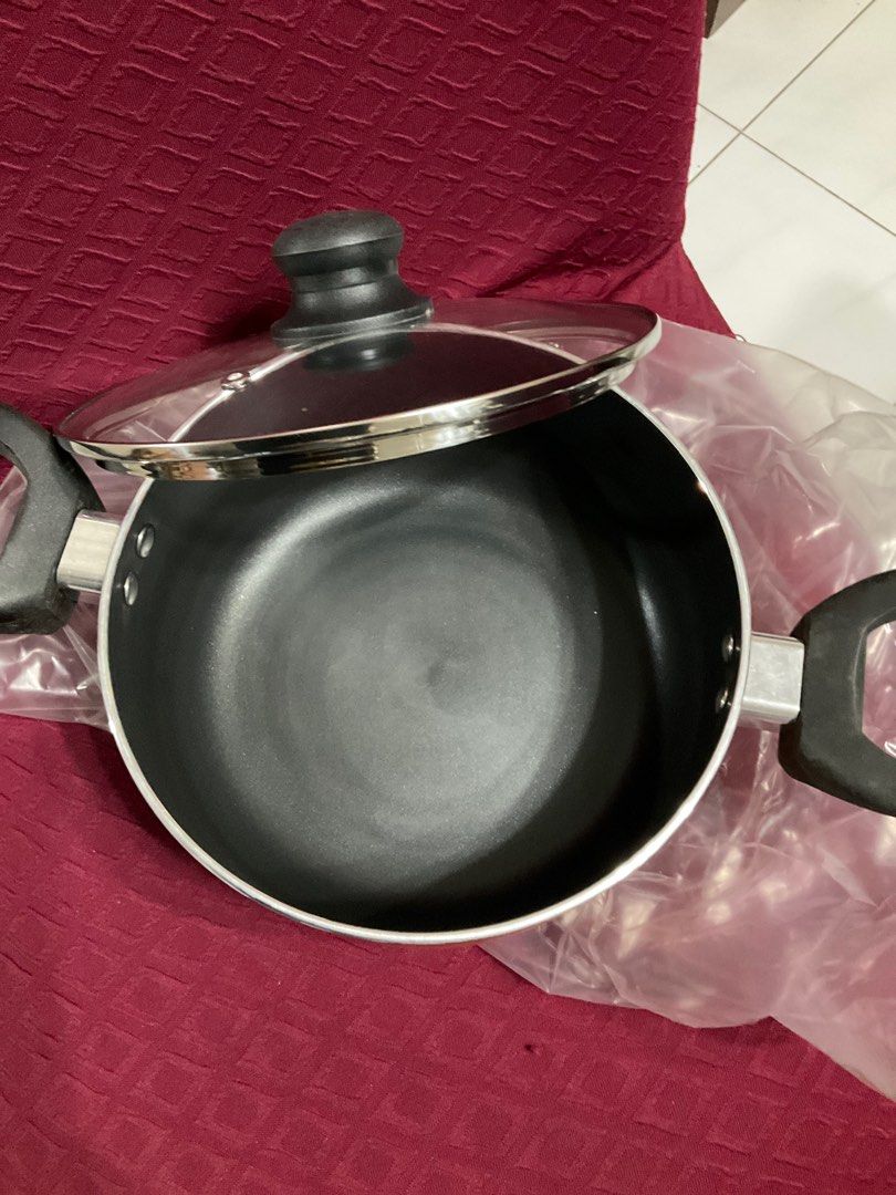 Slique premium copper series Dutch Oven 20 cm (Category: Cookware & Accessories) located in Quezon City. Submitted by cynlchan (Listing ID 1426123779, Image 2). Description: Tjickened nonstick casserole. Elevate kitchen aesthetics. .