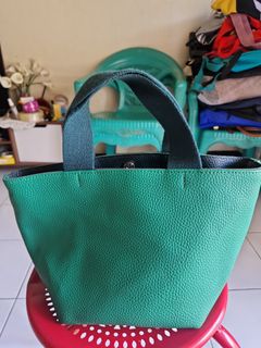 (Kategori: ) berada di . Dikirim oleh MissBellaCollection (ID iklan 1426038928, Gambar 1). Deskripsi: .