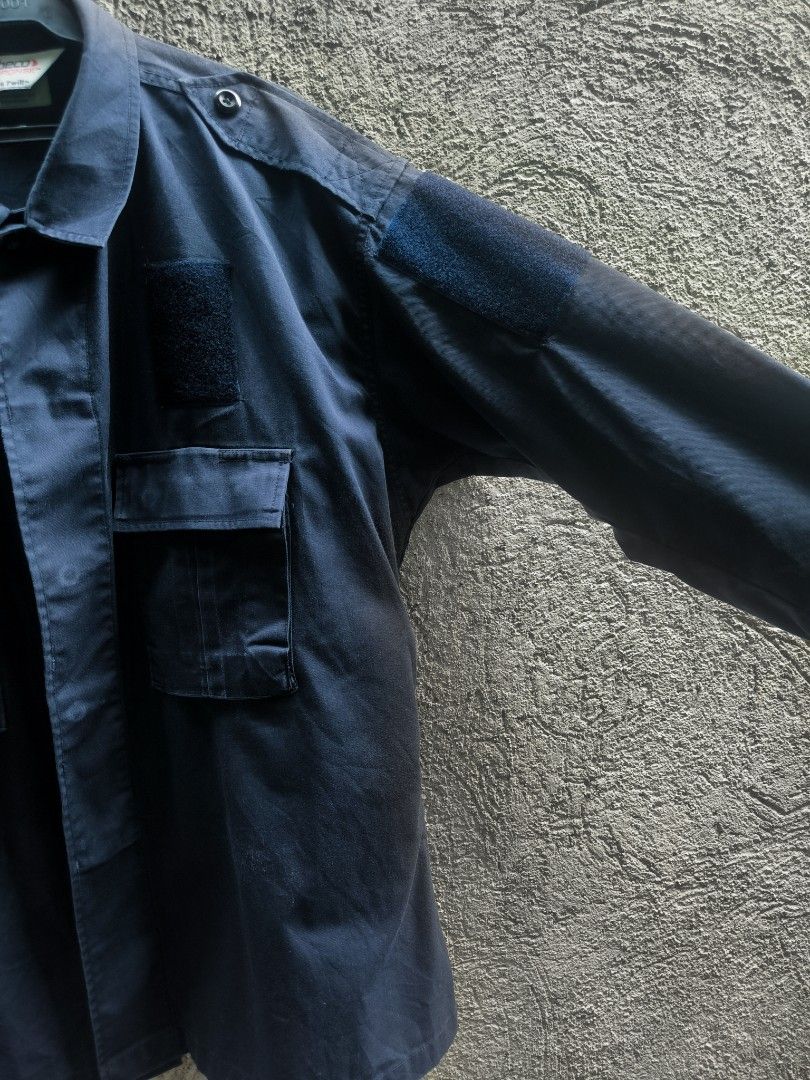 Vintage Elbeco Tektwill Navy BDU Jacket (Category: Coats, Jackets and Outerwear) located in Pasig City. Submitted by a_velvetmemory (Listing ID 1426017453, Image 3). Description: Vintage Elbeco Tektwill Navy BDU Long Sleeve Shirt Width - 25" Length - 29.5" Sleeve Length - 22" This beautiful navy blue BDU shirt fits really well. Perfectly vintage for a man with taste. Condition is great! Color may vary in actual. Feel free to DM if you have furthe