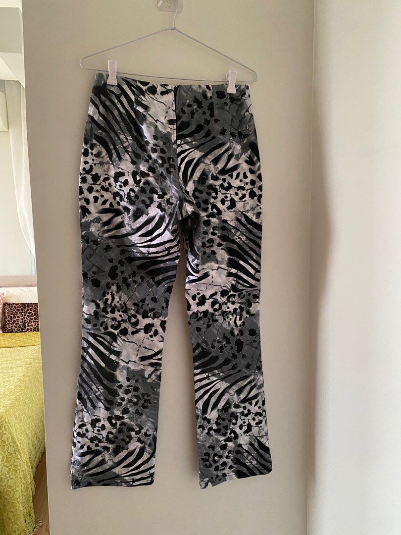 Vintage mix leopard and zebra print pants (Category: Other Bottoms) located in Bulacan. Submitted by spicycheetaur (Listing ID 1426055419, Image 2). Description: Waist 28” rise 10” hips 36” length 38.5” With paper tag GCash/Maribank J&T/Lalamove.