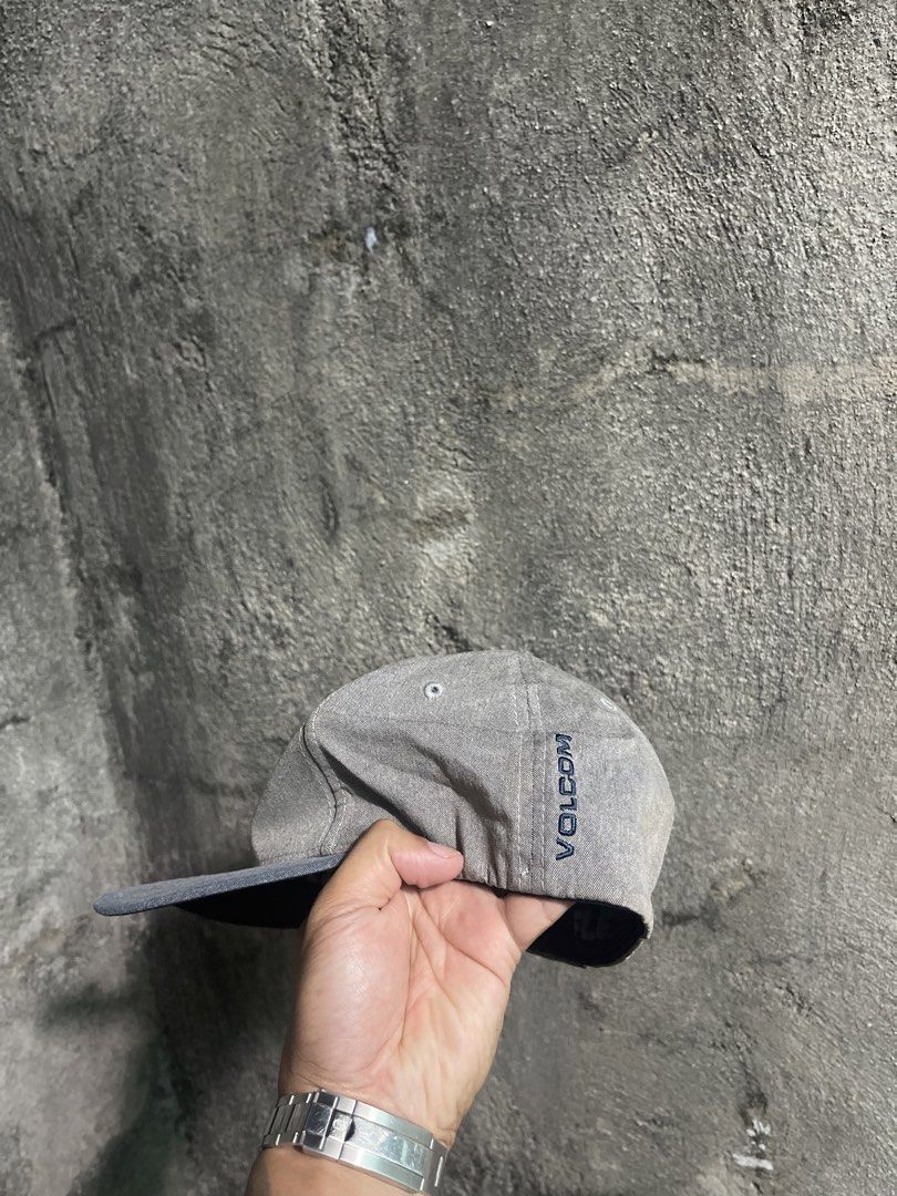Vintage Volcom Fitted Cap (Category: Caps & Hats) located in Manila. Submitted by thevintage90_sretro. (Listing ID 1426149830, Image 2). Description: Vintage Volcom Fitted Cap Large-XL Legit dm.