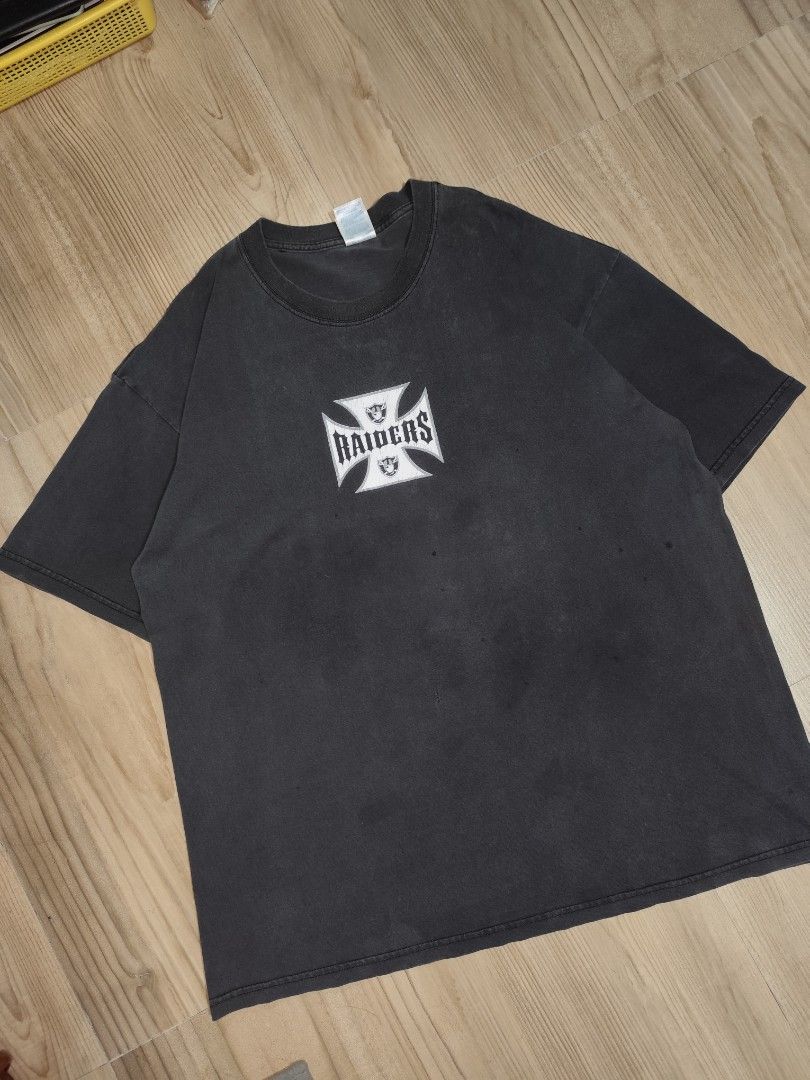 West Coast Choppers x Raiders 1999 (Category: Tshirts & Polo Shirts ) located in Pagbilao. Submitted by clickbait_unusualcollection (Listing ID 1426178503, Image 3). Description: Tag: Vintage Gildan Ultra 1999 Vintage Bootleg Fan Made Good Fade Good Neckline Dimes 29 x 23 Crack Prints Repaired 1 Pin hole 1 Pin hole.