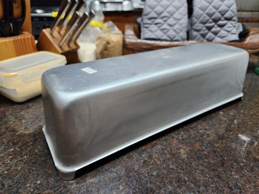 Wilton Rectangular Cake Pan (Category: Bakeware) located in Marikina City. Submitted by mutesolis (Listing ID 1426107464, Image 1). Description: Description: A long, cake pan that can be used to make long and rectangular cakes. Reason for Selling: The pan is being sold because the original owner had lost interest in making cakes like these. Issues: The pan has a few scratches. Otherwise, there are no issues with it. Additional Information: You ca