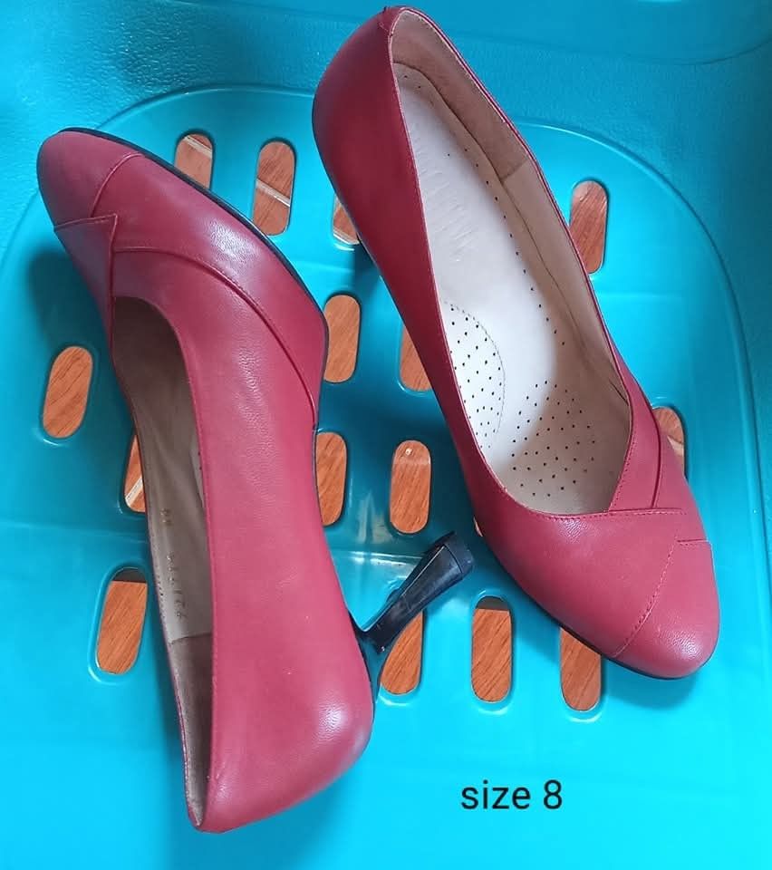 women shoe's with heel (Category: Heels) located in Cavite. Submitted by kaye.shop (Listing ID 1426107520, Image 1). Description: size 8 heels 2 inch. .