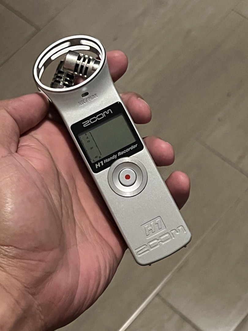 Zoom H1 Silver (rare color variant) (Category: Microphones) located in Morong. Submitted by tycography (Listing ID 1426031106, Image 1). Description: For sale: Zoom H1 Silver (rare color variant) Price: P3,500 (slightly negotiable) Location: Olongapo City (open for shipping).