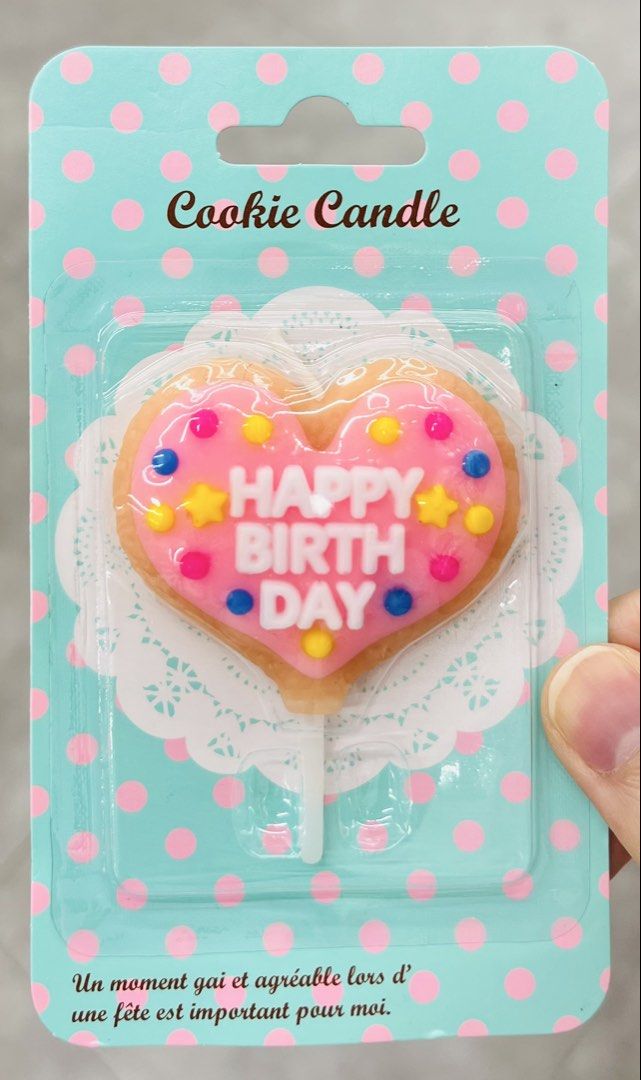 現貨🎂生日蠟燭 🧸熊仔蠟燭 心型蠟燭 生日蛋糕蠟燭 生日蠟燭 蛋糕蠟燭 生日派對裝飾 BIRTHDAY CELEBRATION CANDLE CANDLES CARTOON DECORATION GIFTS Candle - Happy Birthday （分類：文具及工藝 - 節日佈置及裝飾）位於 Hong Kong。 由 swroom 提交（商品編號 1426219167，圖片 2）。簡介： 🚚 🎁 只限郵寄運送 🎁 ▫️▫️商品詳情▫️▫️ 💝 $45 件 ，$80 兩伴，全新未拆封 ❣️ 節日銷情迅速請早訂購售完即止❣️ 🛍更多最新禮品玩具 follow us ： carousell.com/swroom 🎉最新購物優惠 ：https://carousell.app.link/Q0thbgjfo1b ▫️▫️購買付款詳情 ▫️▫️ 📥 請 INBOX PM下單購買須提供以下資料 ： 1. 選擇付款方式 : PAYME / FPS / ALIPAYHK 2.選擇郵