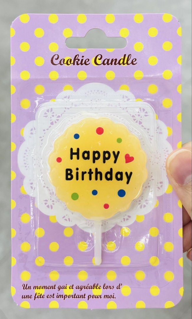 現貨🎂生日蠟燭 🧸熊仔蠟燭 心型蠟燭 生日蛋糕蠟燭 生日蠟燭 蛋糕蠟燭 生日派對裝飾 BIRTHDAY CELEBRATION CANDLE CANDLES CARTOON DECORATION GIFTS Candle - Happy Birthday （分類：文具及工藝 - 節日佈置及裝飾）位於 Hong Kong。 由 swroom 提交（商品編號 1426219167，圖片 3）。簡介： 🚚 🎁 只限郵寄運送 🎁 ▫️▫️商品詳情▫️▫️ 💝 $45 件 ，$80 兩伴，全新未拆封 ❣️ 節日銷情迅速請早訂購售完即止❣️ 🛍更多最新禮品玩具 follow us ： carousell.com/swroom 🎉最新購物優惠 ：https://carousell.app.link/Q0thbgjfo1b ▫️▫️購買付款詳情 ▫️▫️ 📥 請 INBOX PM下單購買須提供以下資料 ： 1. 選擇付款方式 : PAYME / FPS / ALIPAYHK 2.選擇郵