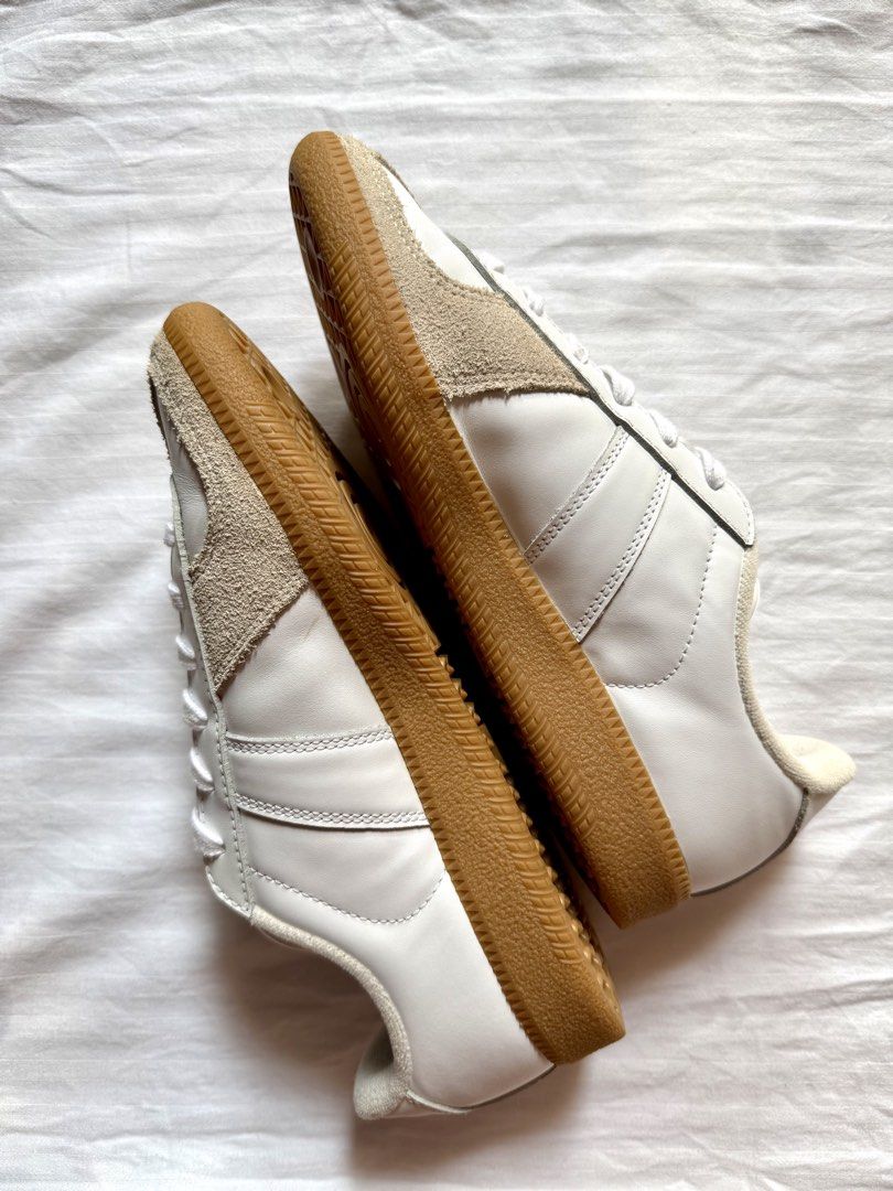 Adidas BW Army (US 6, fits W7) (Category: Sneakers) located in Quezon City. Submitted by janavdd (Listing ID 1426236810, Image 2). Description: Selling my Adidas BW Army Shoes - US 6 (my size is W7) - Used around 4-5x (had it cleaned already) - Slight flaw: near the shoe tongue No box, bought in Japan MOP: BDO, Gcash Shipping method: GOGO Express, Lalamove, Grab.