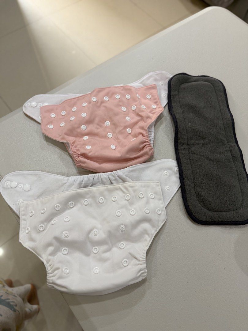 Alva Baby Cloth Diapers Set (Category: Diapers & Baby Wipes) located in Pasig City. Submitted by nichaelvalenzuela (Listing ID 1426220101, Image 2). Description: i dont remember using this.