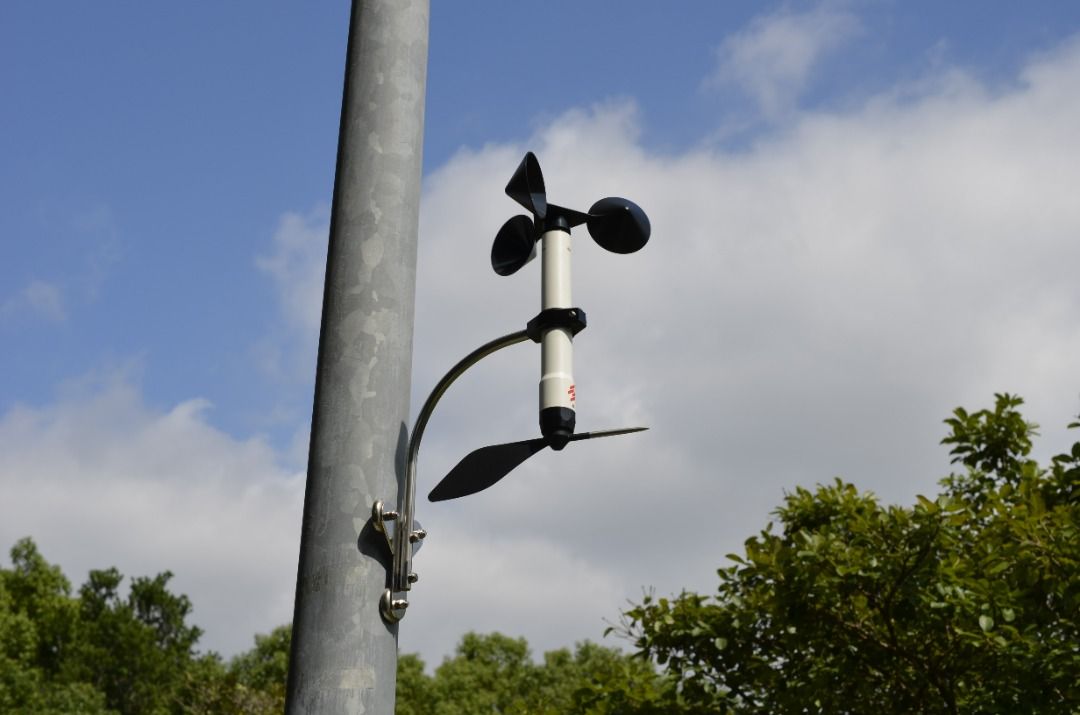 Anemometer, Wind Tracker, Wireless Anemoter, Wind Meter, Scarlet WL-21 (Category: Industrial Equipment) located in Quezon City. Submitted by johnbarbadillo (Listing ID 1426239075, Image 3). Description: Wireless Anemometer (Wind Speed/Direction), Datalogger Model: WL-21 Make: Scarlet (Taiwan) * Parameters: Wind Speed, Wind Direction, Ambient Temperature, and Barometric Pressure * Measuring range: 0.3 to 50 m/s (wind speed), 0-359° (direction), -3
