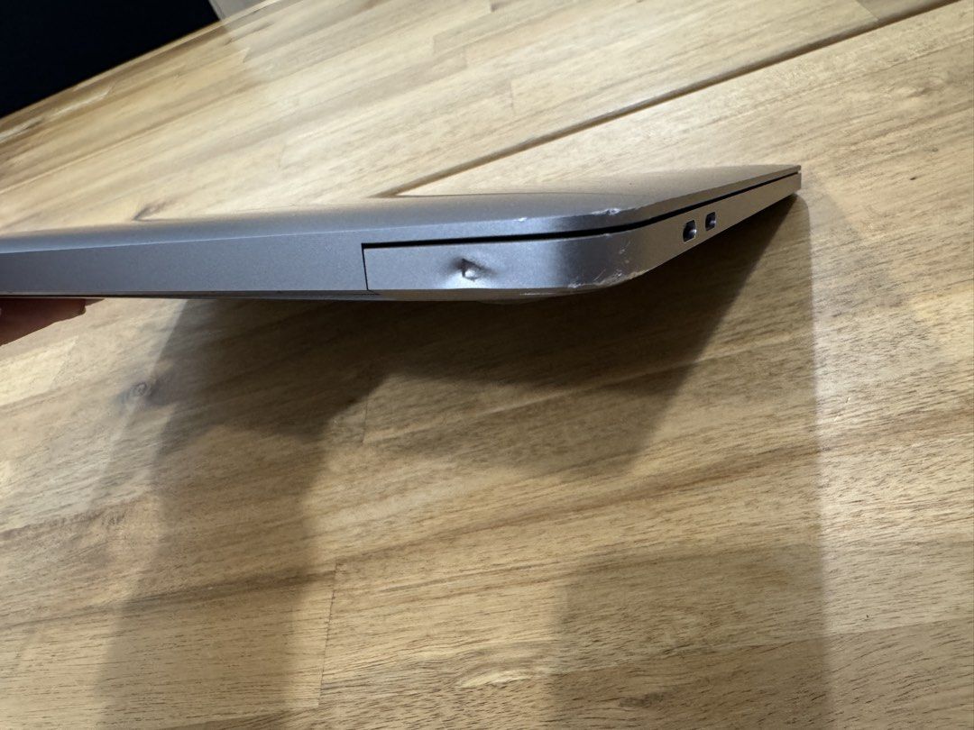 Apple MacBook Pro 13 inch453638136299540485