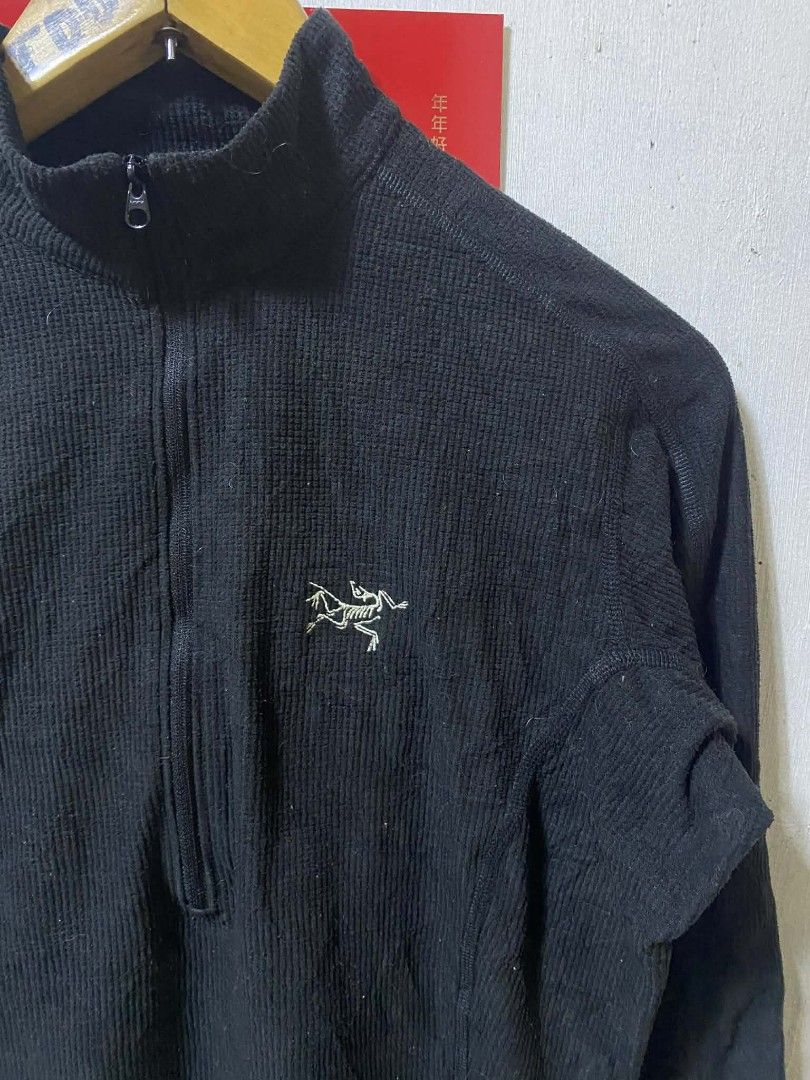 ARCTERYX QUARTER ZIP POLARTEC LONG SLEEVE (Category: Activewear) located in Malvar. Submitted by teddylovesyo (Listing ID 1426283438, Image 2). Description: ARCTERYX QUARTER ZIP POLARTEC LS Large womens Width 19 Length 25-26Long back Very good condition No issue Need clean Mine 875 Free shipping🤝 Batangas location📍 DM Interested buyer📩📩📩.