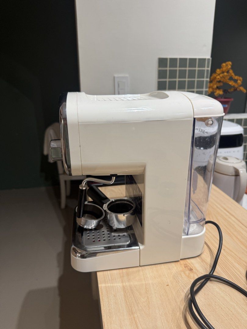Baumann living espresso machine (Category: Coffee Machines & Makers) located in Manila. Submitted by juliusflowrates (Listing ID 1424854881, Image 2). Description: 3x lang nagamit. Di mahilig gumawa ng espresso.