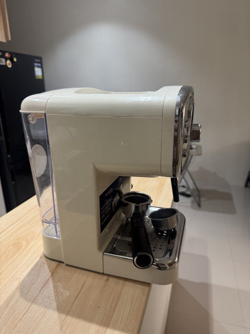 Baumann living espresso machine (Category: Coffee Machines & Makers) located in Manila. Submitted by juliusflowrates (Listing ID 1424854881, Image 3). Description: 3x lang nagamit. Di mahilig gumawa ng espresso.