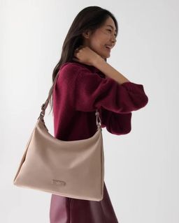 (Category: ) located in . Submitted by joli_shopper (Listing ID 1426335357, Image 1). Description: .
