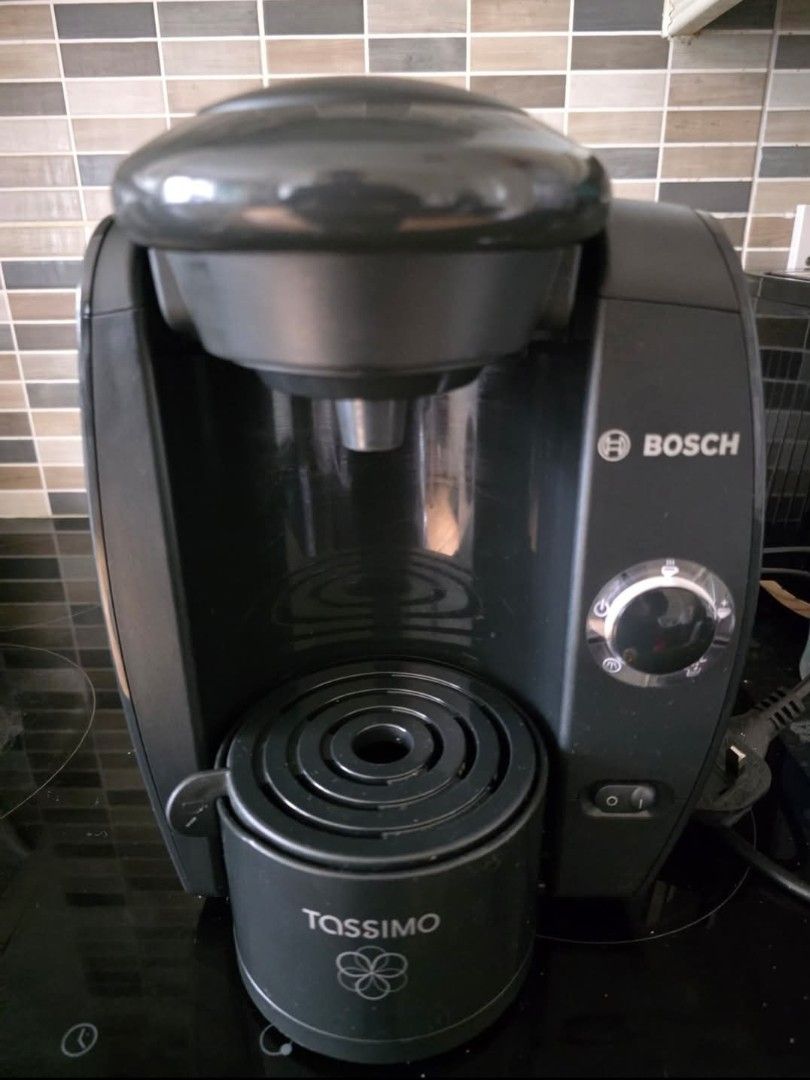 BOSCH TASSIMO ONE TOUCH ESPRESSO COFFEE MACHINE,110v (Category: Coffee Machines & Makers) located in Quezon City. Submitted by carsenmktg (Listing ID 1426359007, Image 1). Description: BOSCH TASSIMO ONE TOUCH ESPRESSO COFFEE MACHINE,110v guaranteed authentic. was an office equipment but still im good condition. no functional defects, no cracks or dents. minor surface scuffs that are barely noticeable. bought in the u.s. for about Php18,000+.orig 