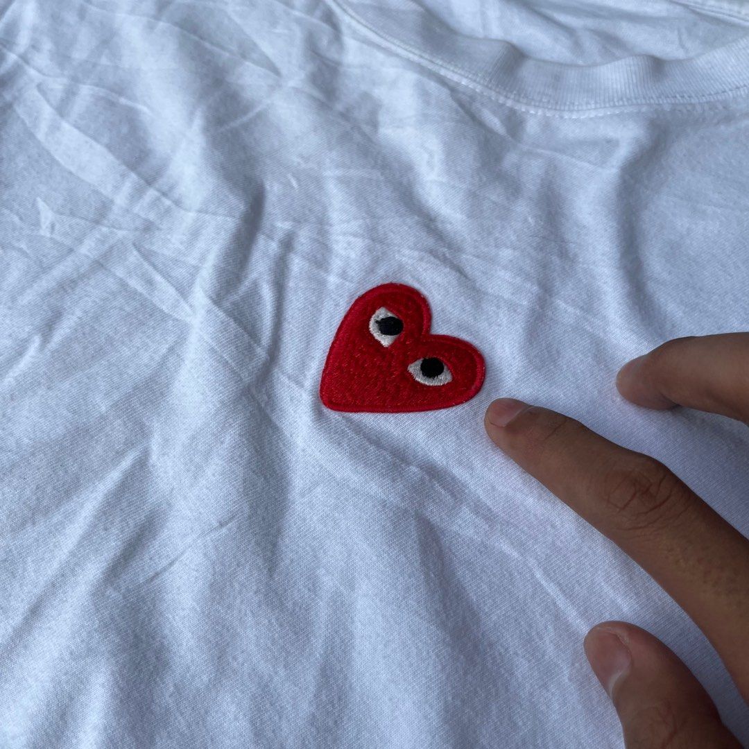 Comme des Garcons Play Heart Logo Tee (Category: Tshirts & Polo Shirts ) located in Manila. Submitted by gt.2k (Listing ID 1426238891, Image 2). Description: DIMES: 21x26 CONDITION: EXCELLENT ISSUE: NEEDS WASH COLOR RATE: 8/10.