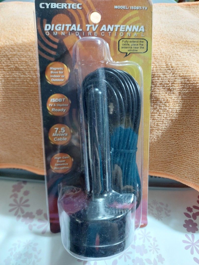 Cybertec Digital TV Antenna Omni-Directional (Category: TV Parts & Accessories) located in Quezon City. Submitted by ayctata08 (Listing ID 1426201993, Image 1). Description: ● Never been used ● RFS: Wrong antenna.