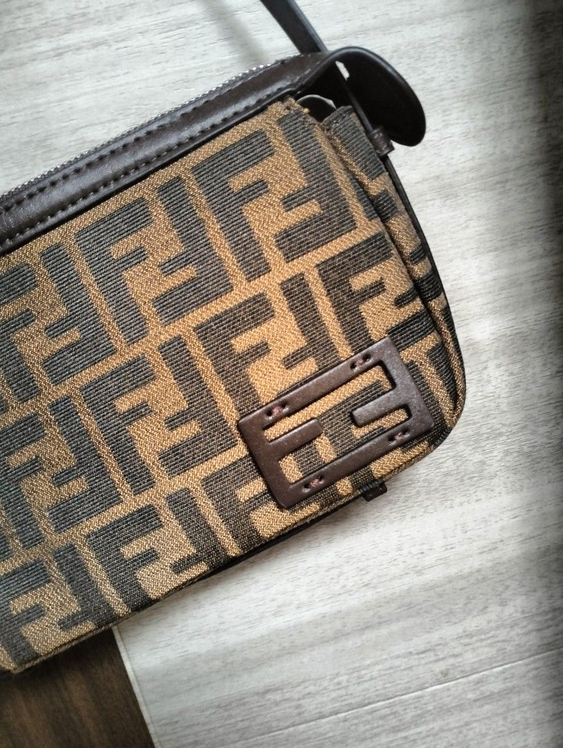 Fendi Shoulder Bag (Category: Luxury Bags & Wallets) located in Cavite. Submitted by joyceshopppe14 (Listing ID 1426265450, Image 2). Description: Preloved fendi good condition .