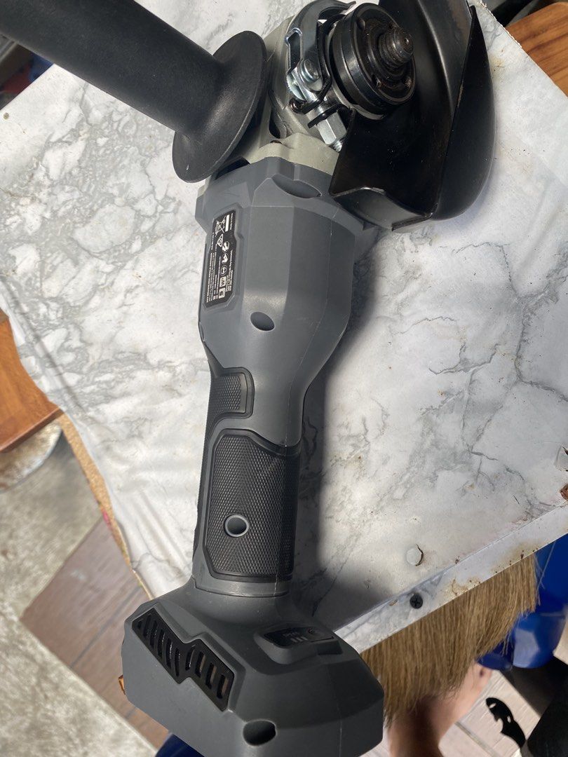 Ferrex Pro 20V Brushless Angle Grinder (Category: Construction Tools & Equipment) located in Taytay. Submitted by adnwayne (Listing ID 1426218576, Image 1). Description: Ferrex Pro Brushless Angle Grinder With 3 Adjustable Speed M14-125mm Disc dia 20v without Battery.