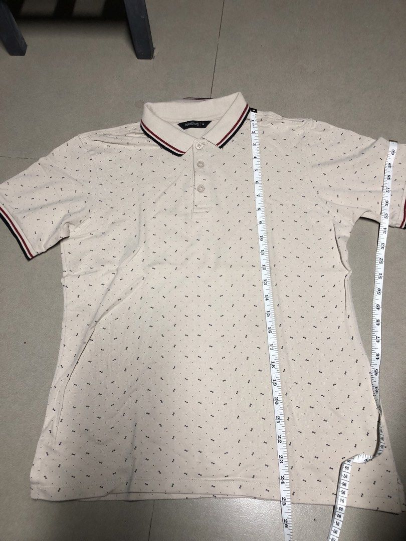 Folded and Hung (Category: Tshirts & Polo Shirts ) located in Bacoor. Submitted by arvzzy (Listing ID 1426202126, Image 3). Description: Preloved Item not Ukay Original used once 19x25.