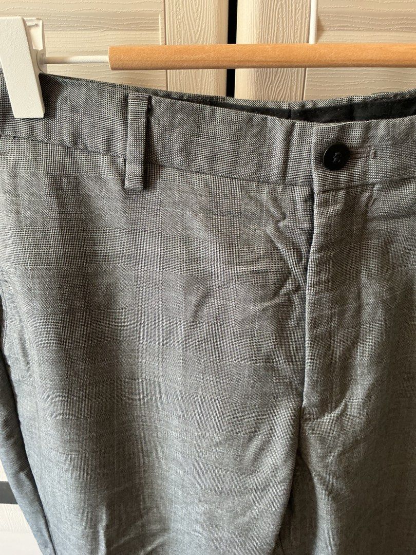 G2000 Black Gray Trousers Size 32 (Category: Trousers) located in Taguig. Submitted by prelovedby.em (Listing ID 1426276093, Image 2). Description: Great condition Length is altered.