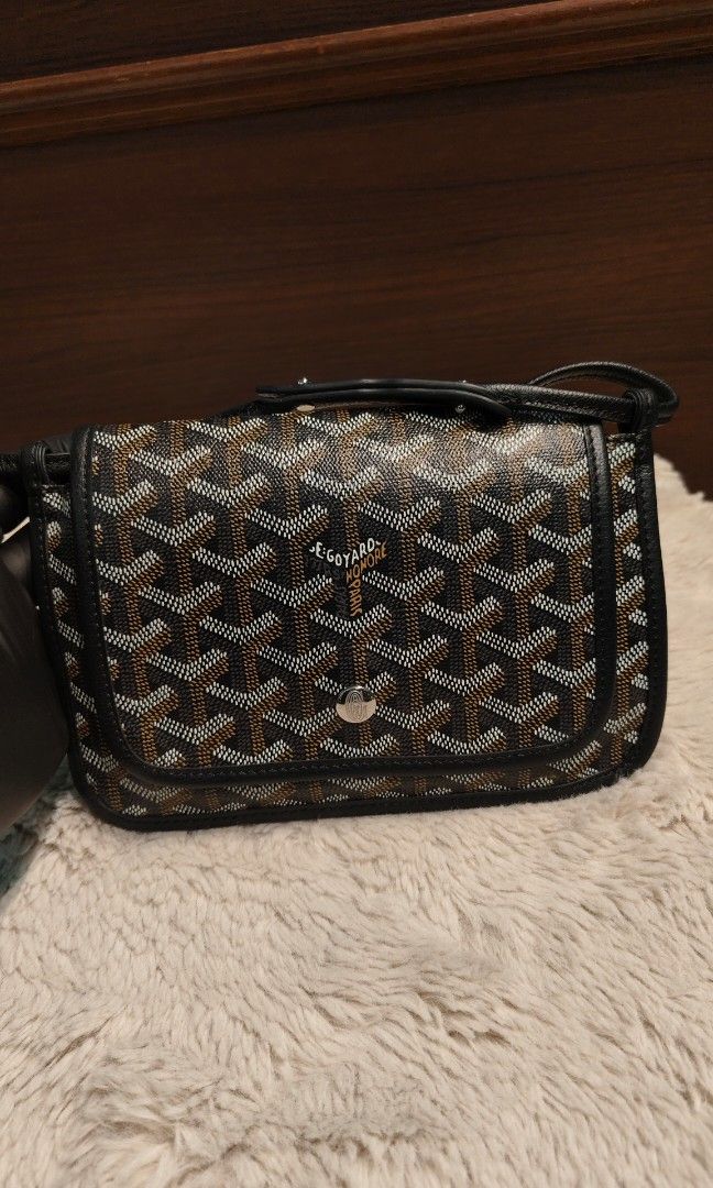 Goyard sling bag😍 (Category: Cross-body Bags) located in Manila. Submitted by dailyluxxurybrands (Listing ID 1426326017, Image 2). Description: coded👌😊 Goyard sling bag in good condition genuine soft leather.