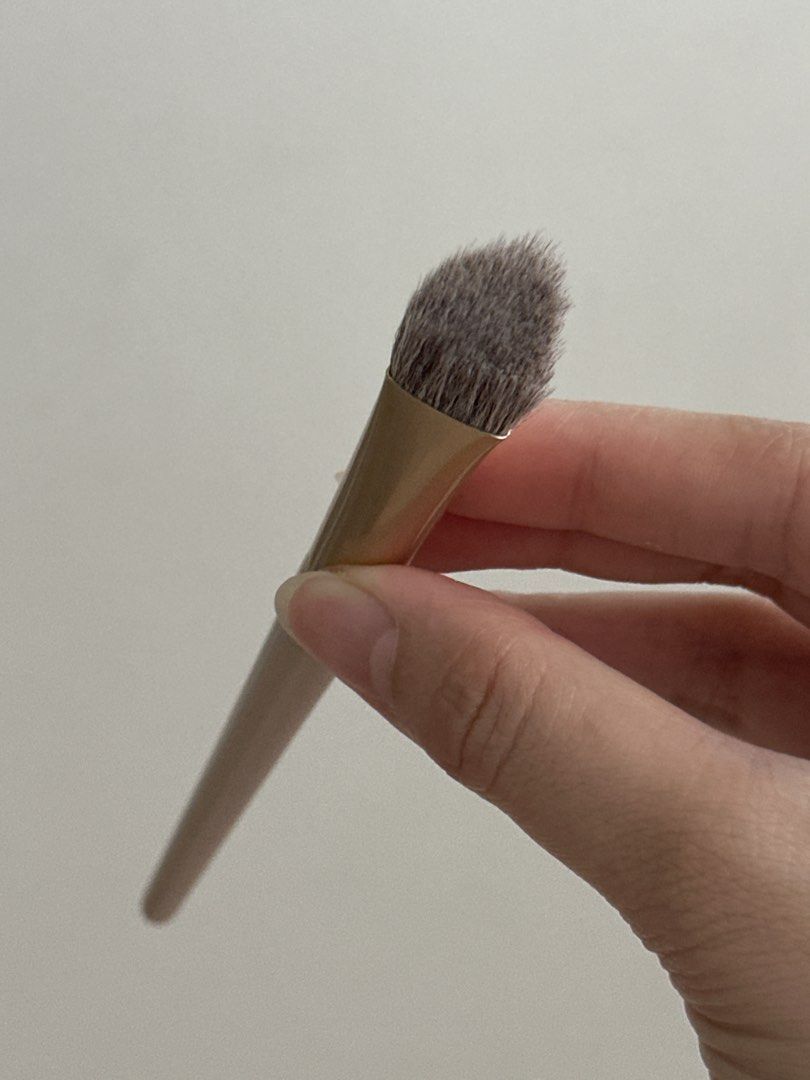 GRWM Face Card Concealer Brush (Category: Makeup) located in Pasay City. Submitted by leostash (Listing ID 1426234065, Image 2). Description: 📍PASAY 📦LALAMOVE/JNT.