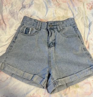 (Category: ) located in . Submitted by fyonies (Listing ID 1426278533, Image 1). Description: .