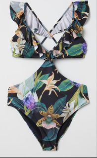 (Category: ) located in . Submitted by tinytr3ndsetters (Listing ID 1426195217, Image 1). Description: .