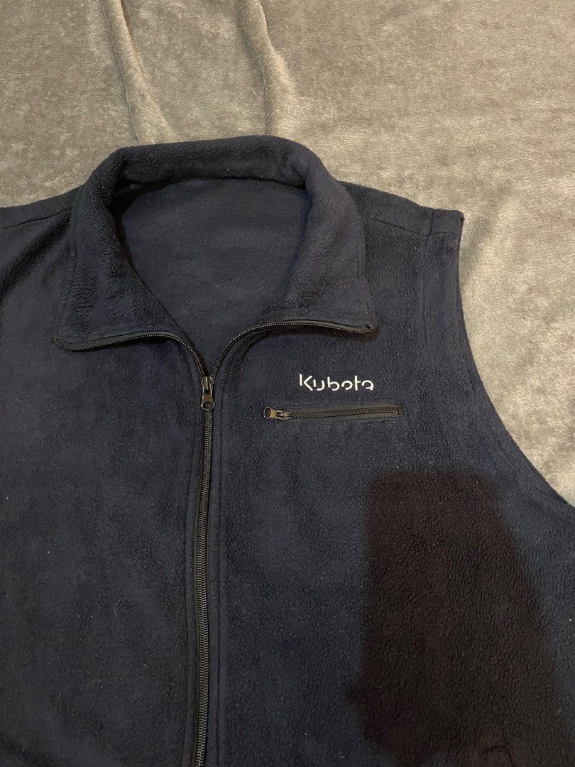 Kubota Fleece Vest (Category: Vests) located in Cabanatuan. Submitted by clintjosep46618 (Listing ID 1426325854, Image 2). Description: Length 26.5 Width 22.