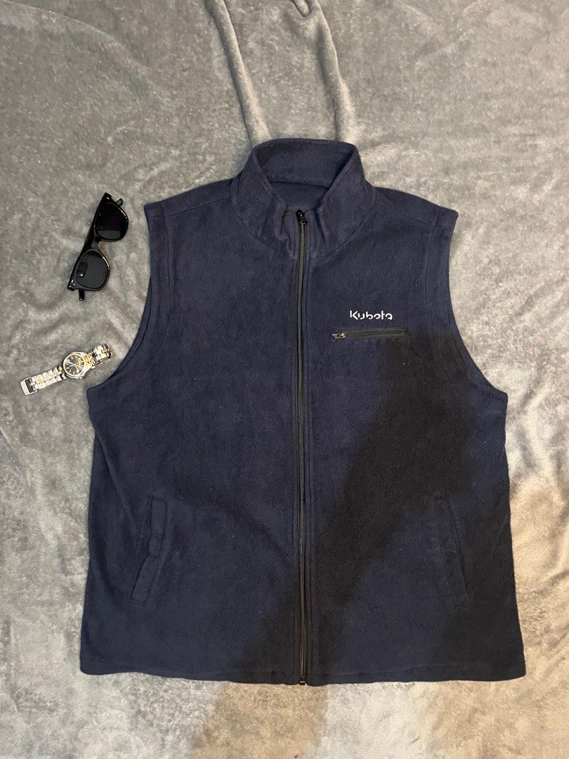 Kubota Fleece Vest (Category: Vests) located in Cabanatuan. Submitted by clintjosep46618 (Listing ID 1426325854, Image 1). Description: Length 26.5 Width 22.