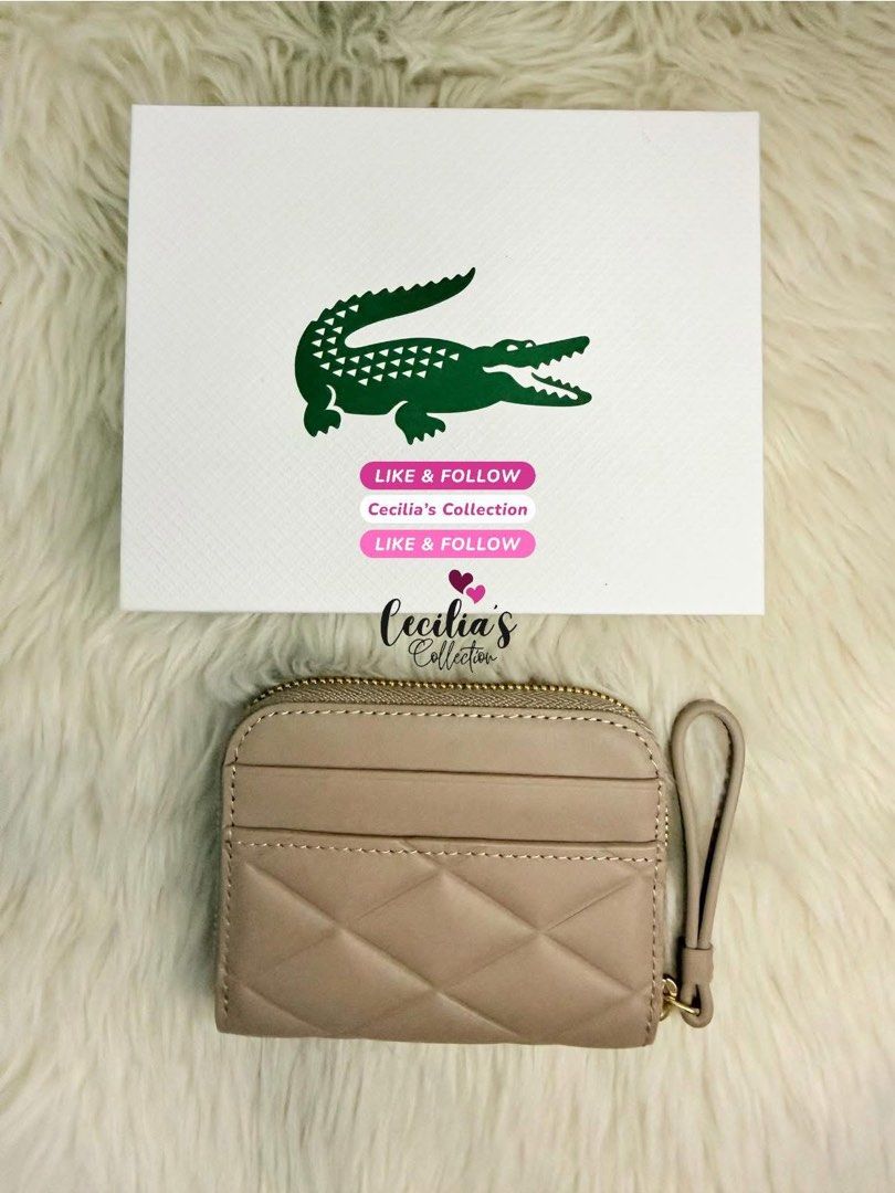 Lacoste Small Crocodelle Leather Coin Purse (Category: Wallets & Card holders) located in Paranaque City. Submitted by ceciliascollection (Listing ID 1426147252, Image 2). Description: 𝓛𝓪𝓬𝓸𝓼𝓽𝓮 𝓢𝓶𝓪𝓵𝓵 𝓒𝓻𝓸𝓬𝓸𝓭𝓮𝓵𝓵𝓮 𝓛𝓮𝓪𝓽𝓱𝓮𝓻 𝓒𝓸𝓲𝓷 𝓟𝓾𝓻𝓼𝓮 ❣️𝗢𝗡 𝗛𝗔𝗡𝗗 & 𝗥𝗘𝗔𝗗𝗬 𝗧𝗢 𝗦𝗛𝗜𝗣❣️ 💯𝗔𝘂𝘁𝗵𝗲𝗻𝘁𝗶𝗰 𝗳𝗿𝗼𝗺 𝗟𝗮𝗰𝗼𝘀𝘁𝗲 𝗦𝗶𝗻𝗴𝗮𝗽𝗼𝗿𝗲 💰Mall Price ₱6,250.00 ✔️color: taupe ✔️brand new with tag ✔️with box ✔️wi