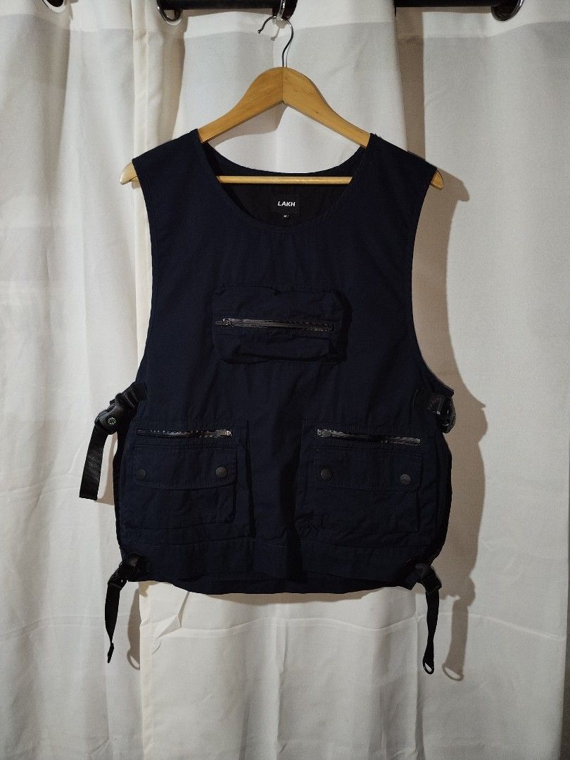 LAKH Tactical Multi pocket Vest - Navy Blue (Category: Vests) located in Pasig City. Submitted by loveforlux_2025 (Listing ID 1426382303, Image 1). Description: medium fits large.