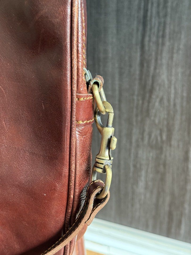 Leather briefcase from Florence (Category: Luxury Bags & Wallets) located in Pasig City. Submitted by francis.koa (Listing ID 1426225746, Image 3). Description: I bought this briefcase from Florence, Italy last 2019. It was from the local market from a random local artisan. They used really good leather for this briefcase. Can fit 15 inch laptop (shown in photo).