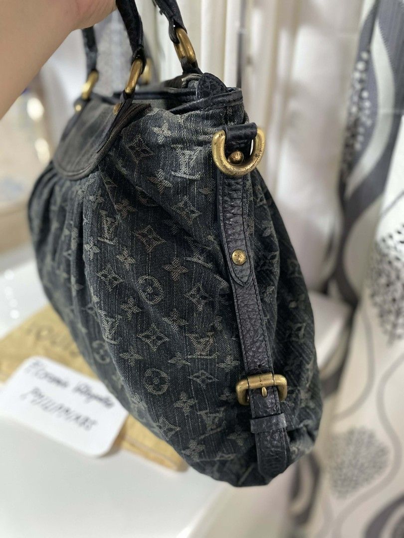 Lv denim (Category: Luxury Bags & Wallets) located in Tagum. Submitted by luxbagelyas (Listing ID 1426337035, Image 3). Description: Good condition super tibay may dirt sa loob di ko makita ang code may tarnish sa hardware.