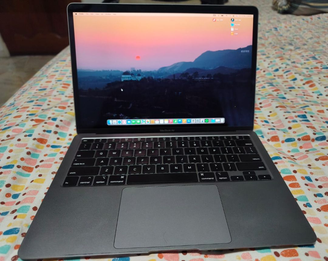 MacBook Air 13-inch (2020)412330680606402561