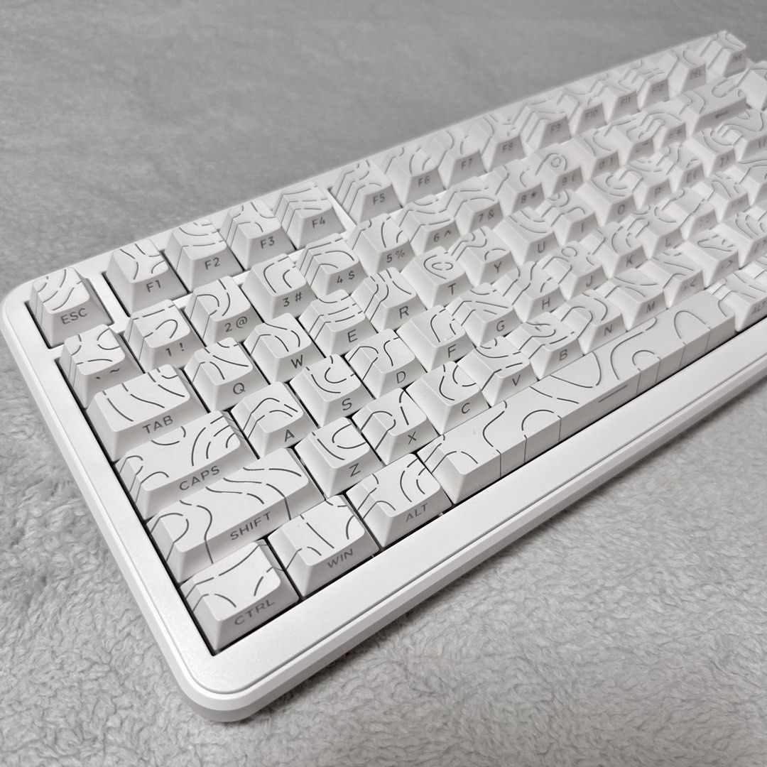 MAMBASNAKE M82 HE Magnetic Switch Keyboard (Category: Computer Keyboard) located in Paranaque City. Submitted by hershey_august (Listing ID 1426358445, Image 3). Description: .