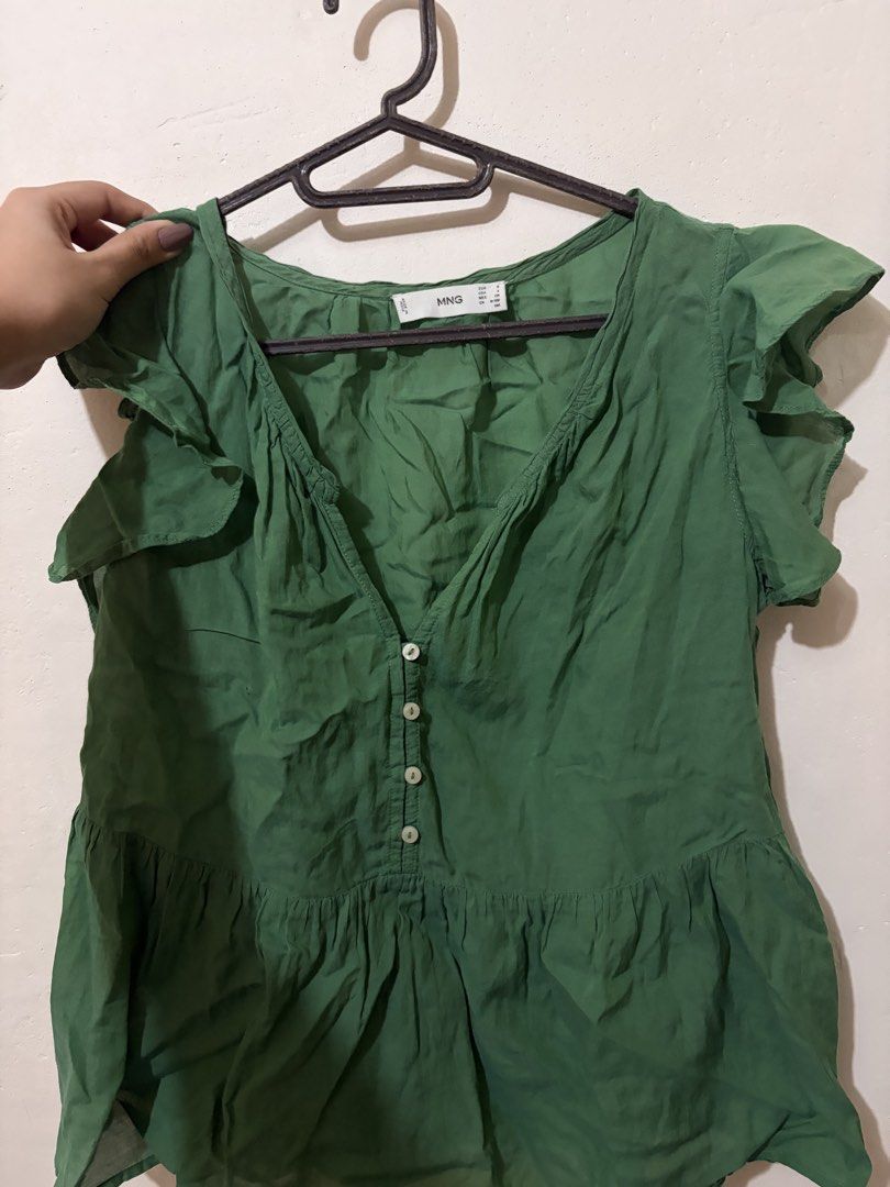 Mango Green Babydoll Peplum Top (Category: Blouses) located in Cebu City. Submitted by junneichan (Listing ID 1426313533, Image 2). Description: light fabric mango babydoll top beautiful green color ships from cebu.