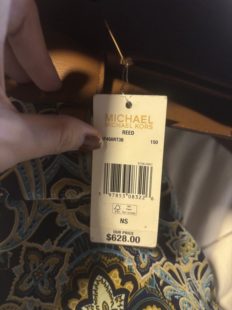 Michael Kors Reed Tote Bag (Category: Luxury Bags & Wallets) located in Las Pinas. Submitted by declutterdownsize (Listing ID 1426292655, Image 3). Description: Used once Price still intact.