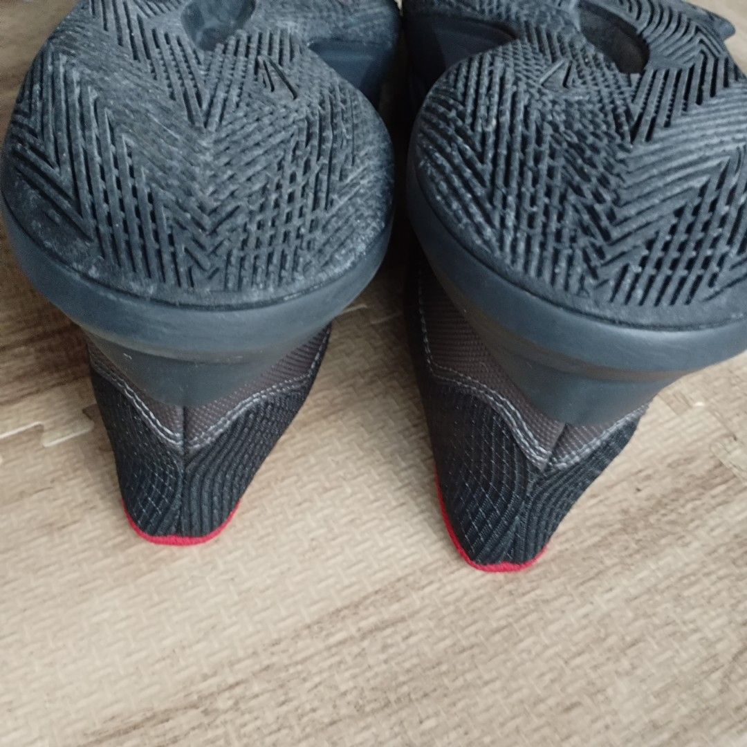 Nike Precision 5 Anthracite Gym Red M-Size 9.5US (Category: Sneakers) located in Cainta. Submitted by harlemwerld (Listing ID 1426344467, Image 3). Description: Nike Precision 5 Anthracite Gym Red Men's size 9.5 US Almost no visible heeldrag .