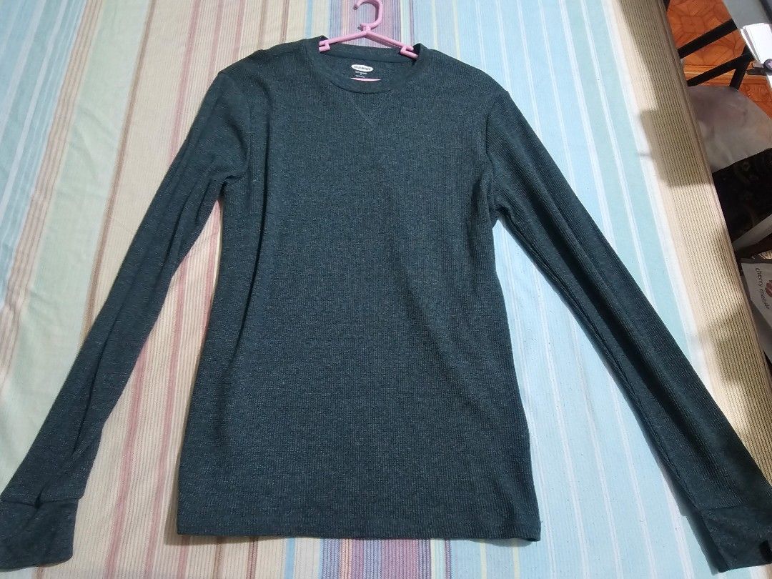 Old Navy Camo Thermal Shirt - Small (Category: Tshirts & Polo Shirts ) located in Marilao. Submitted by bcantong (Listing ID 1408227909, Image 1). Description: - Old Navy thermal shirts (2 pieces) - Camouflage pattern - Dark green color - Crew neck - Long sleeves - Size: Small - Waffle knit texture dimension Length 26 inches width 16 inches sleeve 26.5 inches ❎️ camouflage (sold).