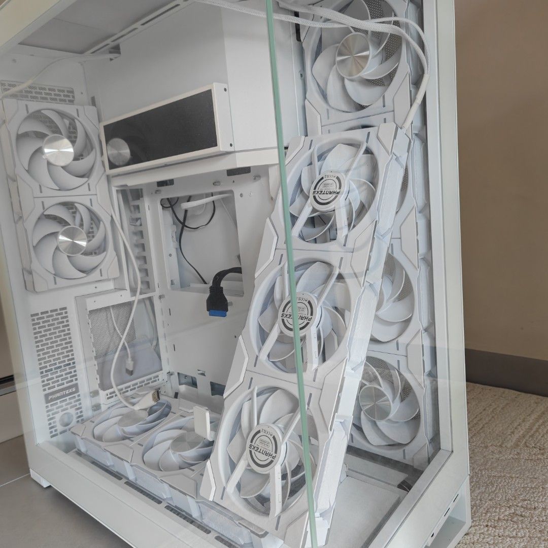 Phanteks NV7 computer case (Category: Computer Parts) located in Singapore. Submitted by nedyarrr (Listing ID 1426257374, Image 2). Description: ✅ Phanteks NV7 computer case ✅ One of the best "fish tank" open concept computer case ✅ Price includes all 12 Phatenks original fans, the fans alone already cost much ✅ Meet up in person transaction ❌ No trading ❌ No lowballing ❌ No overseas transaction.