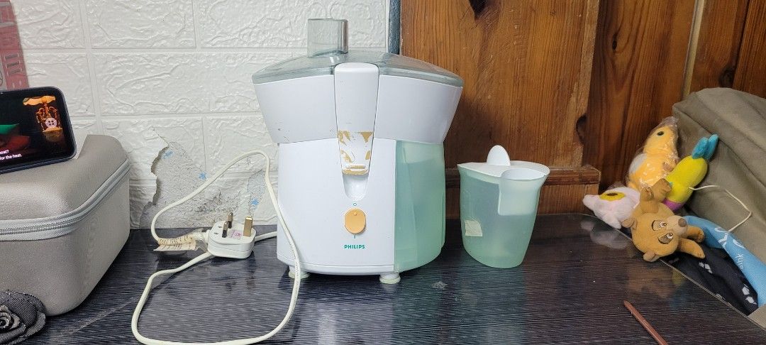 Philips Juicer (Category: Juicers, Blenders & Grinders) located in Sablan. Submitted by gongonshelley12 (Listing ID 1426310386, Image 1). Description: 👉👉499 ONLY👈👈 PHILIPS JUICER WORKING VERY GOOD USED TO EXCELLENT MALINIS PO ANG LOOB LINISAN U NA LANG PO SA LABAS.
